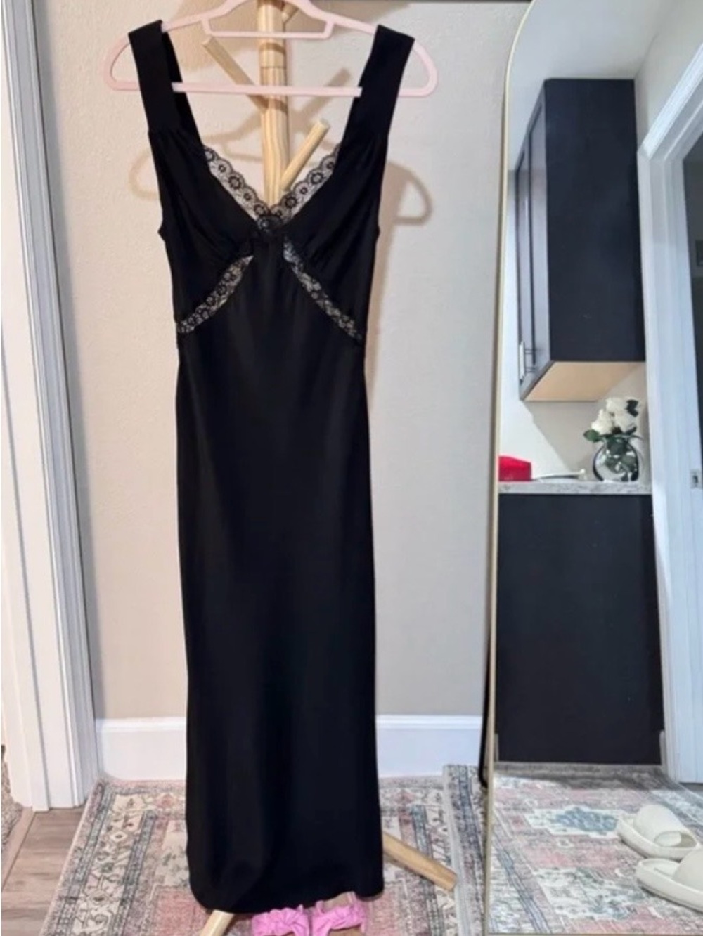 Reformation Provence Silk Dress in Black, brand new, never worn, No flaws. - Picture 4 of 7